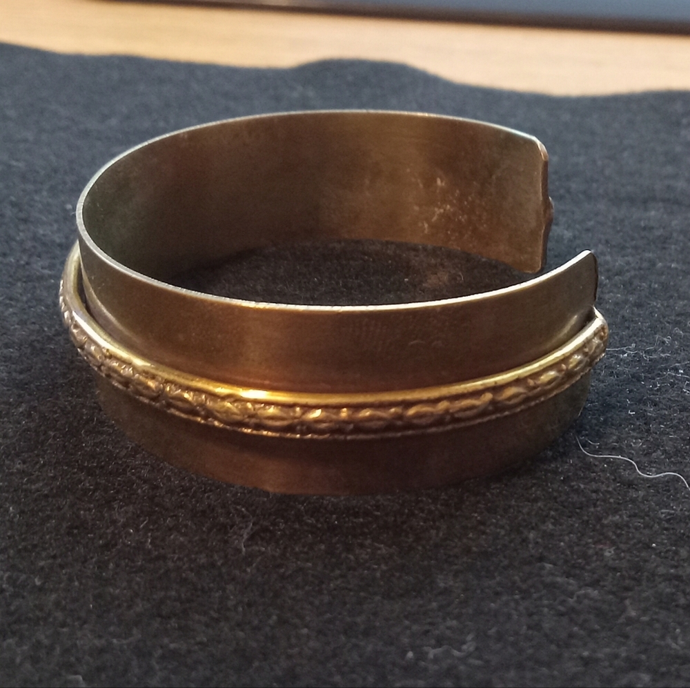 Native American NAVAJO Brass Cuff 1970s - Picture 2 of 7